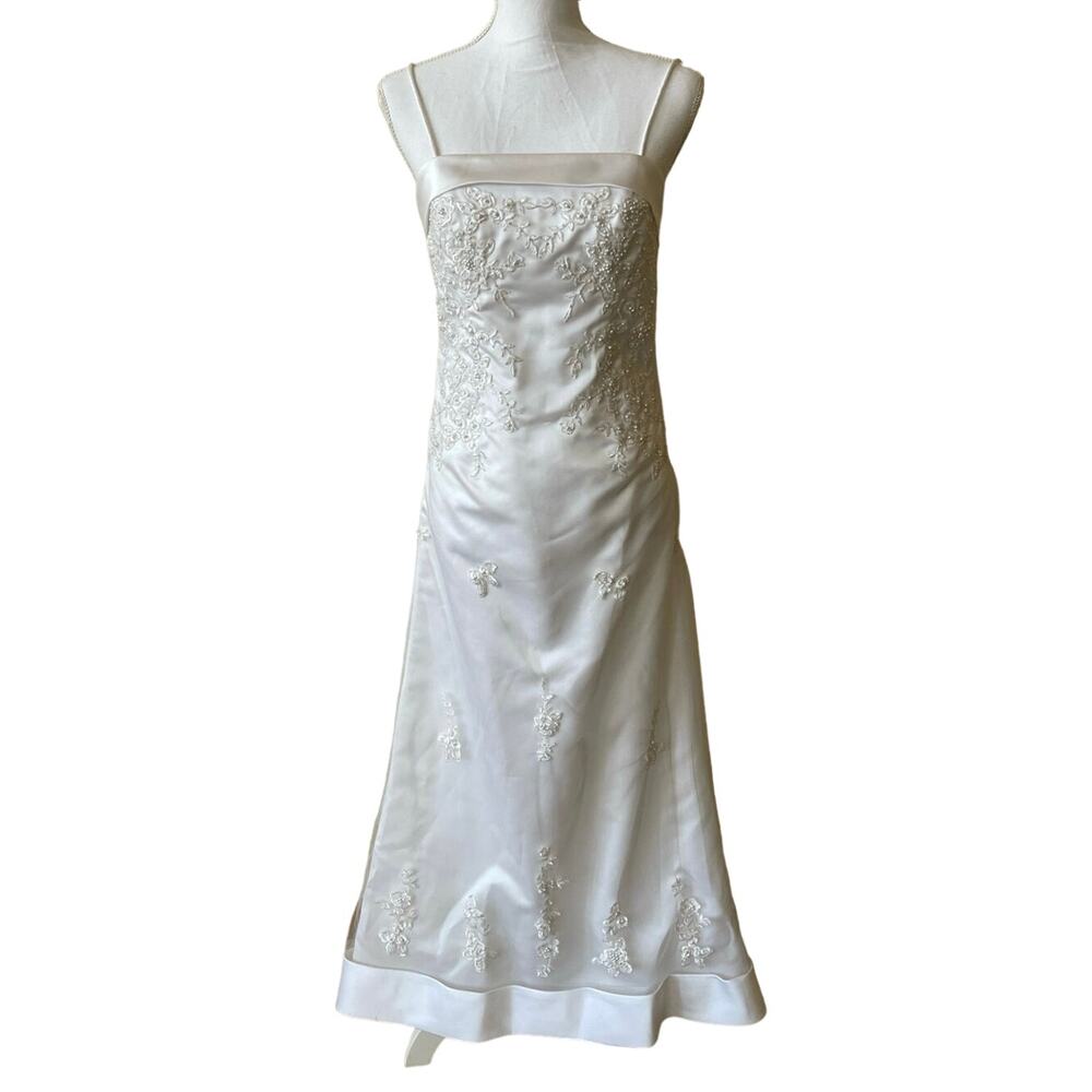NEW Women’s White Custom Made Wedding Dress w/Matching Lace Shawl (4/6)